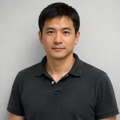 Min Zhao in a headshot portrait